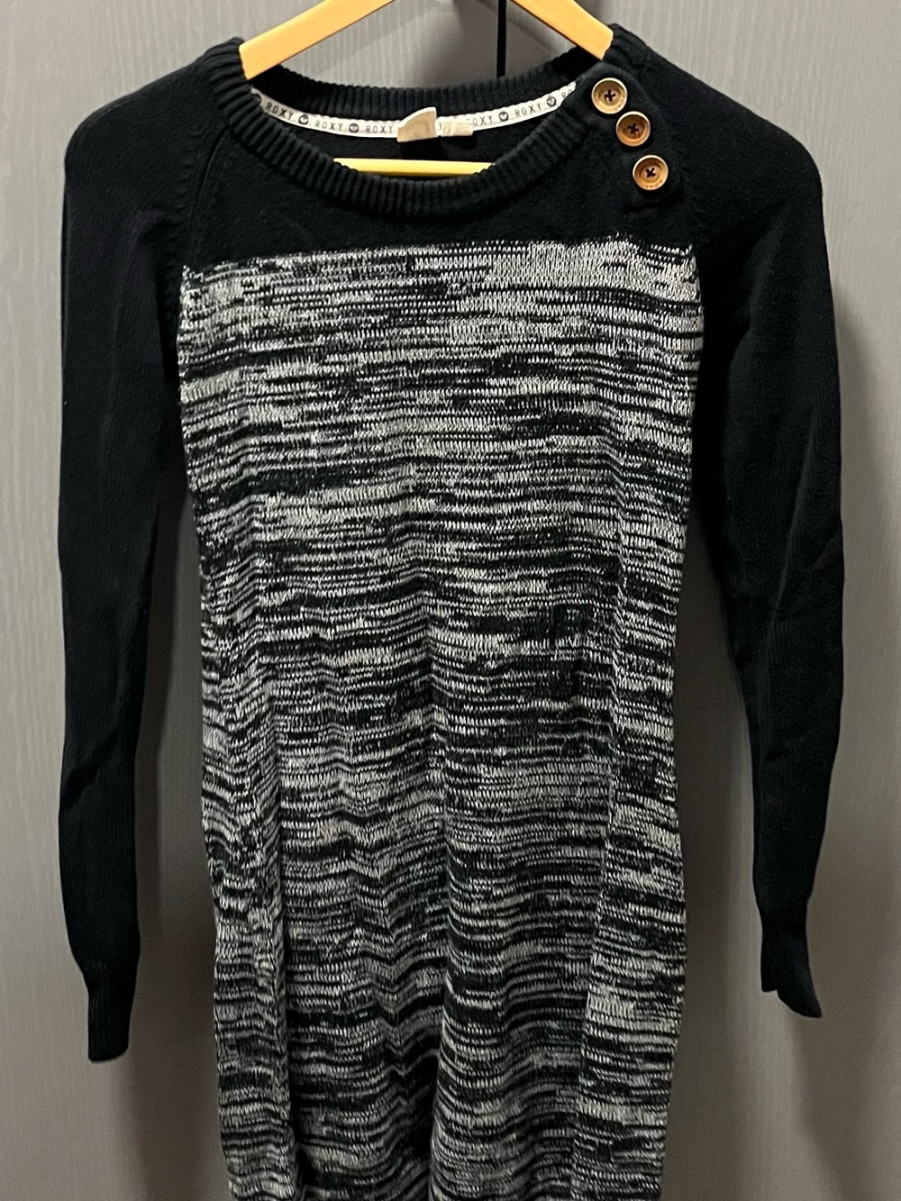 Roxy Black & Gray Marled Crewneck Sweater with Shoulder Buttons